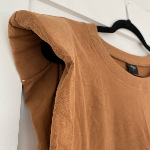 Shoulder pads mini dress in camel - Picture 2 of 7